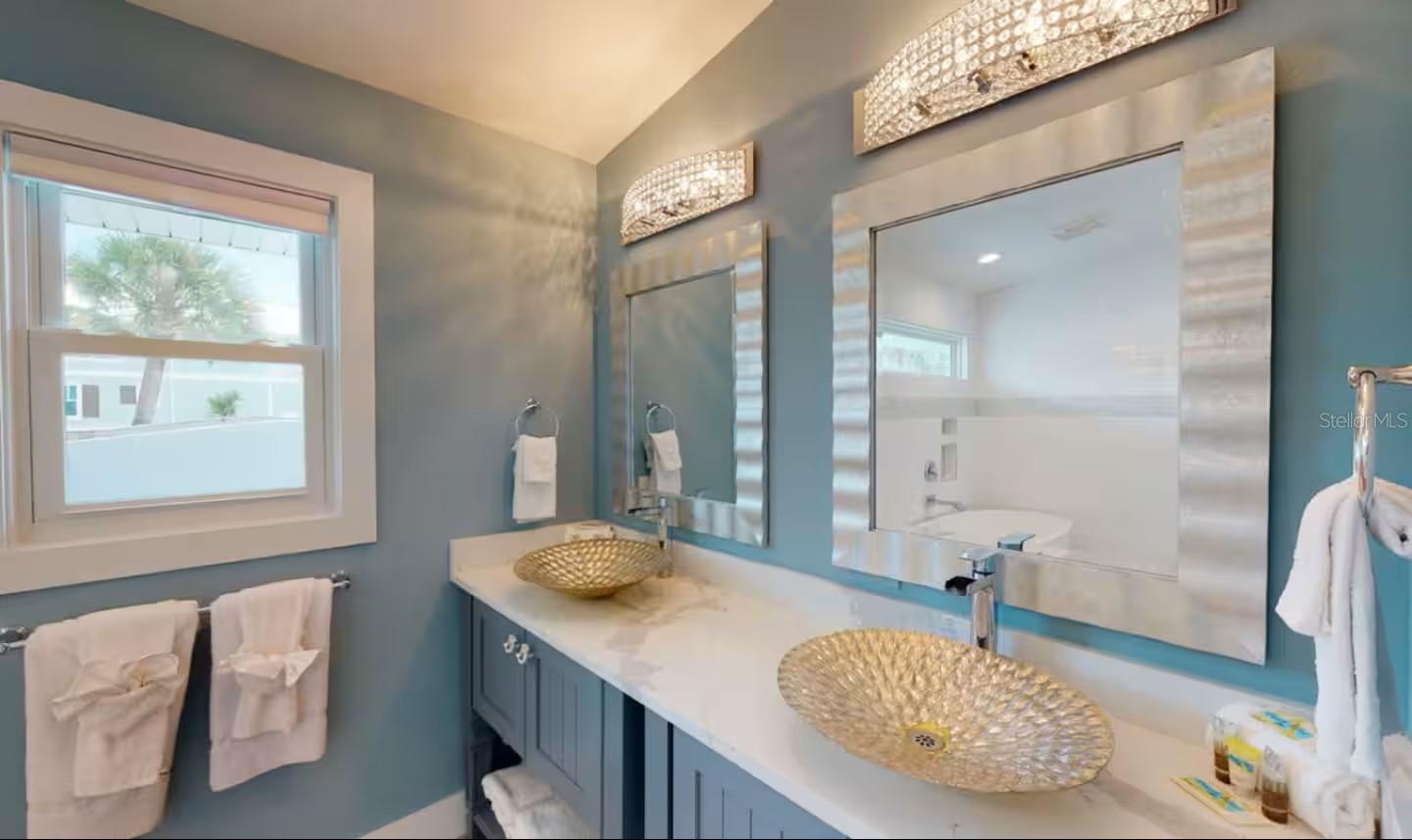 111 CEDAR AVE, ANNA MARIA, FL, 34216