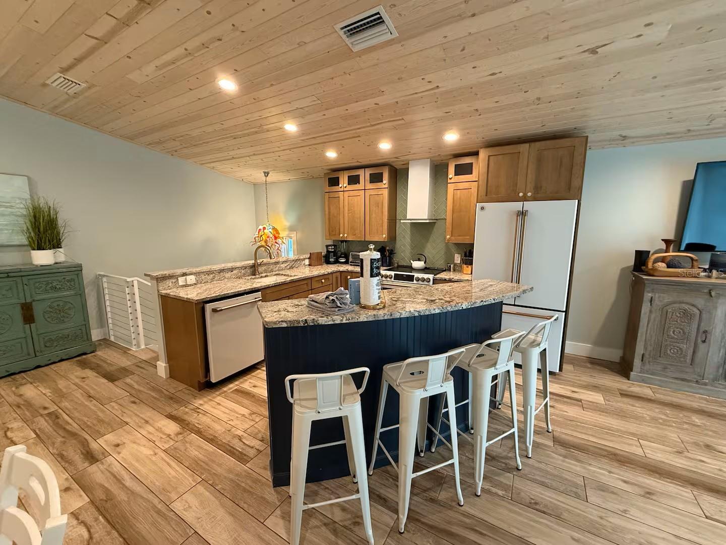 111 CEDAR AVE, ANNA MARIA, FL, 34216