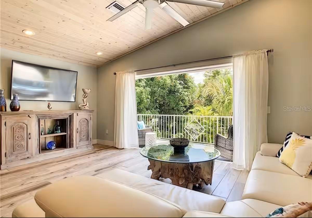 111 CEDAR AVE, ANNA MARIA, FL, 34216