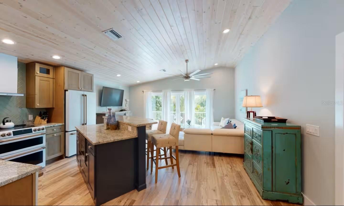 111 CEDAR AVE, ANNA MARIA, FL, 34216