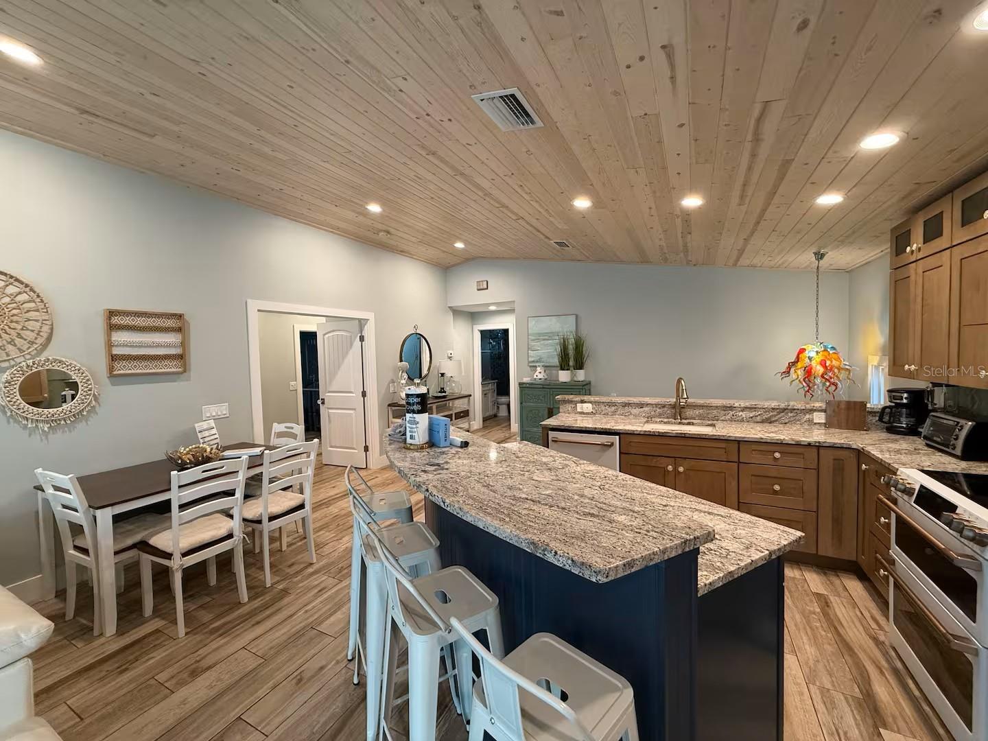 111 CEDAR AVE, ANNA MARIA, FL, 34216