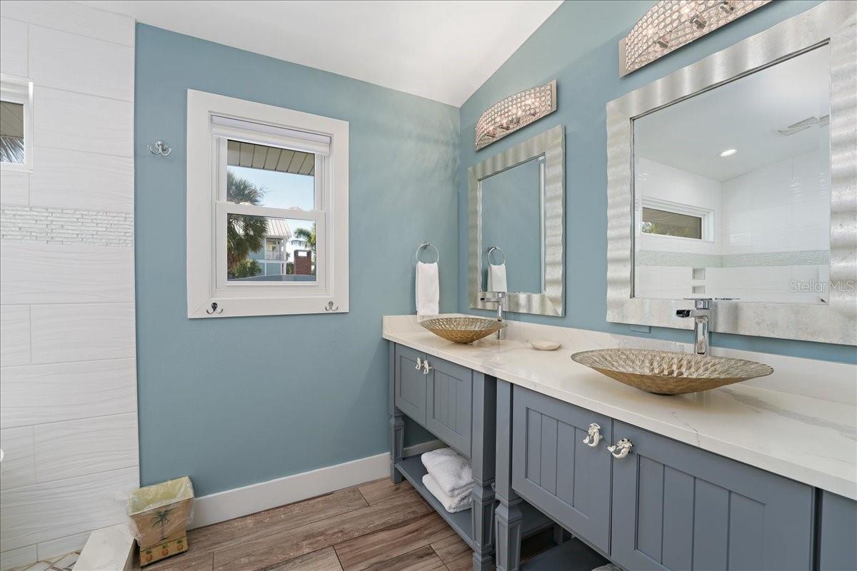 A4669701 Property Photo