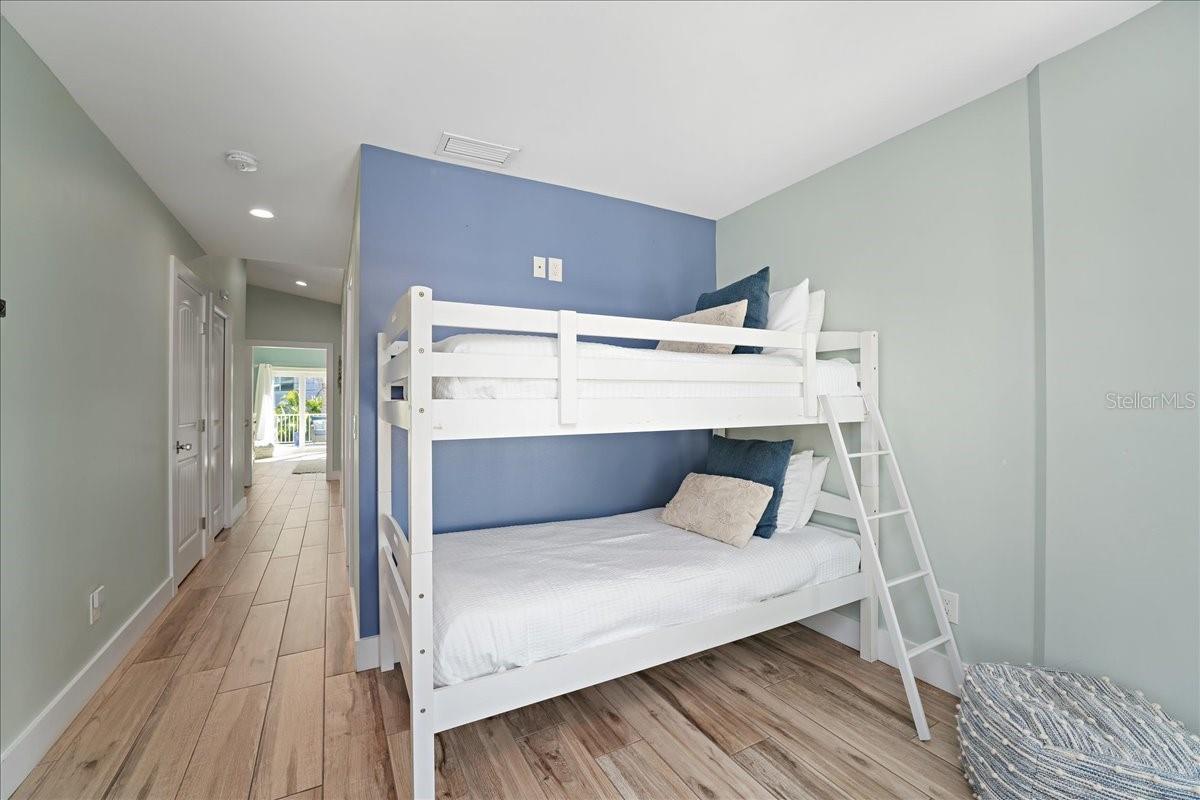 A4669701 Property Photo