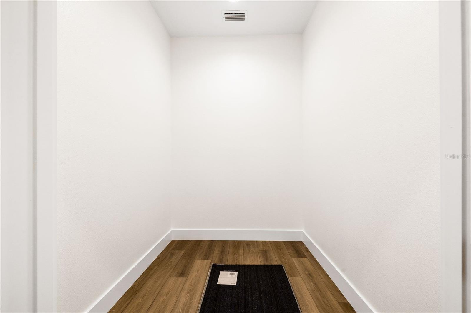 490 87TH AVENUE NORTH, ST PETERSBURG, FL, 33702