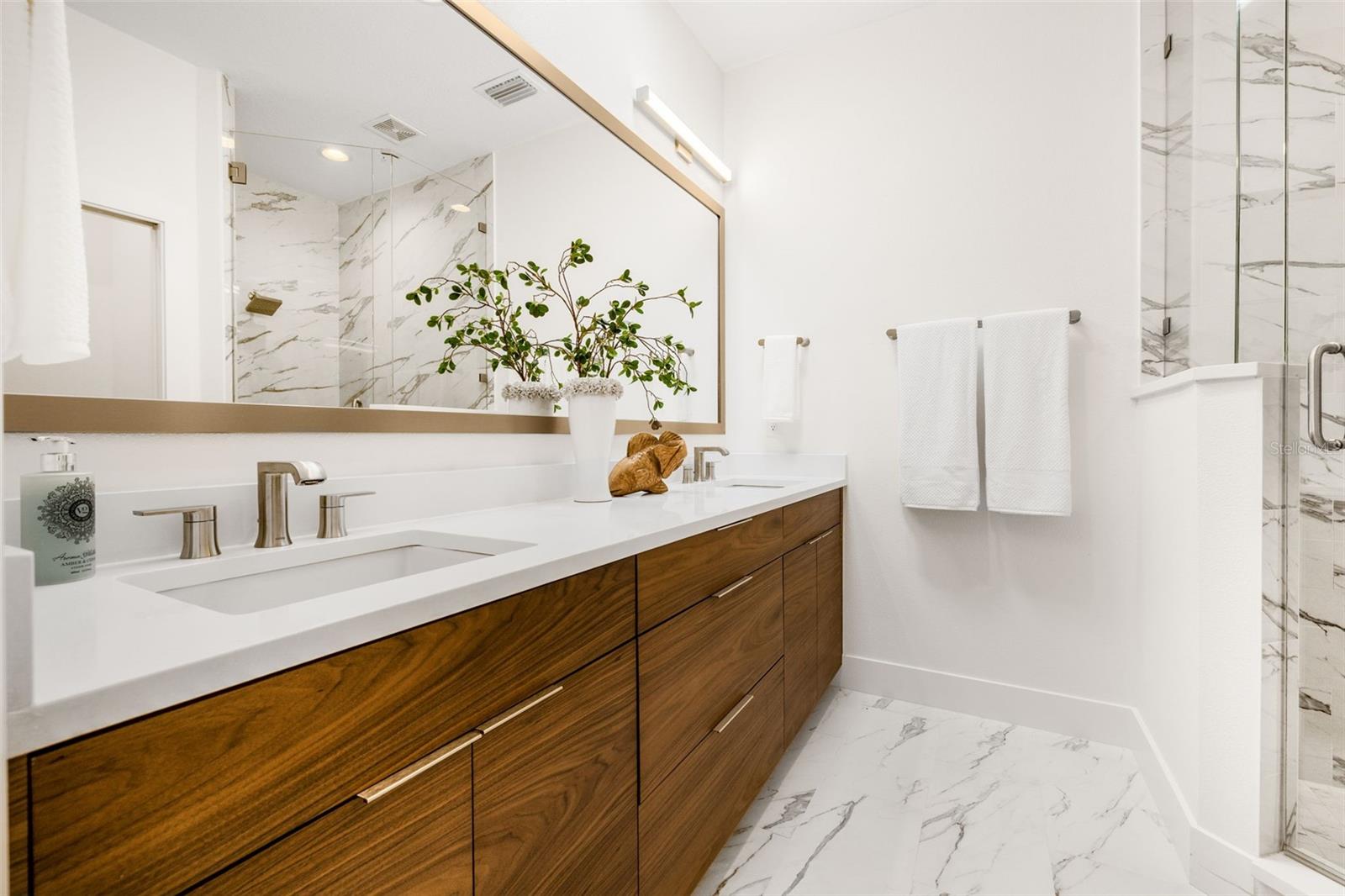 490 87TH AVENUE NORTH, ST PETERSBURG, FL, 33702