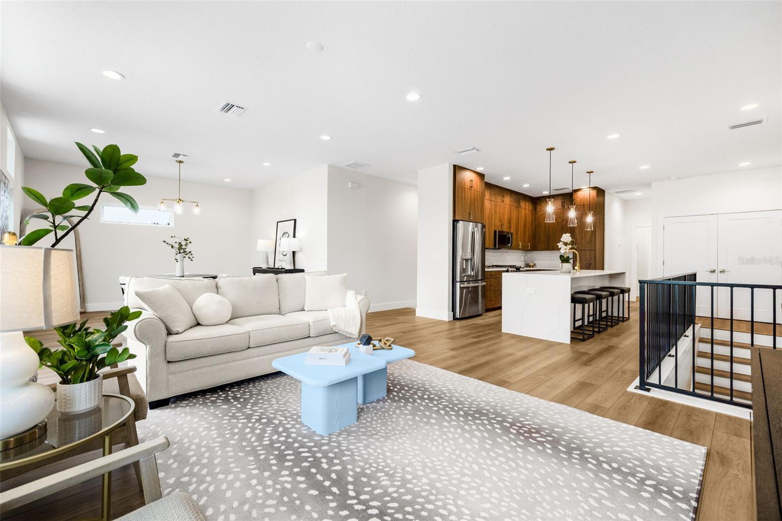 490 87TH AVENUE NORTH, ST PETERSBURG, FL, 33702