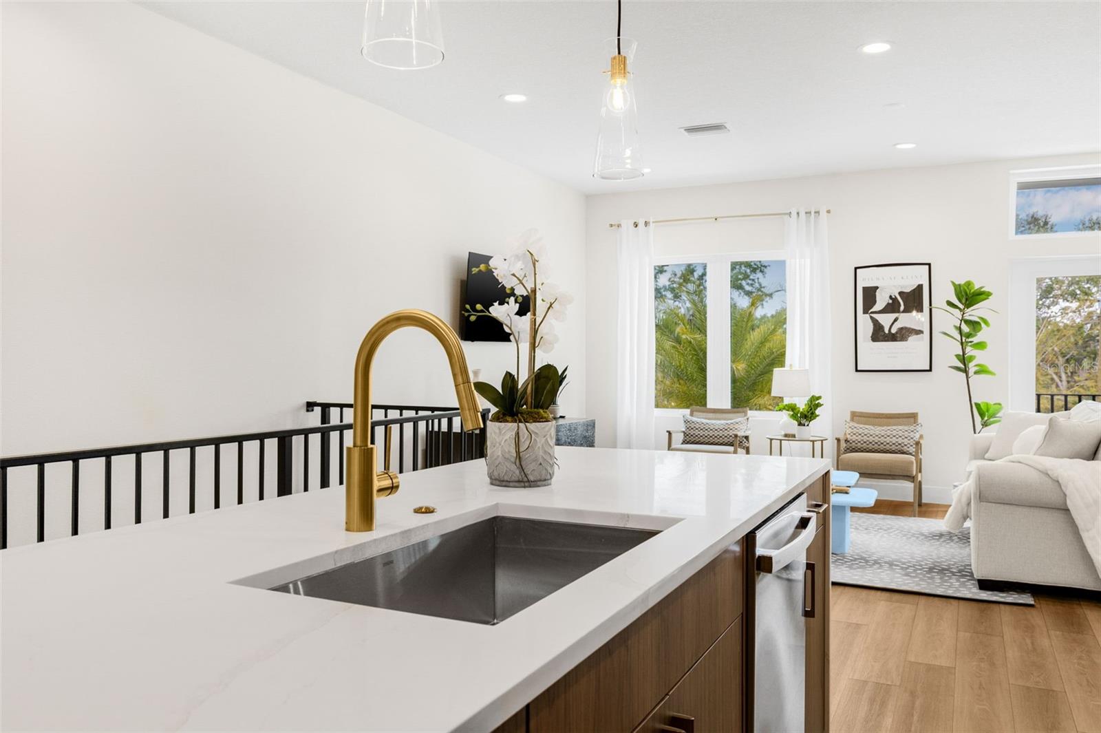 490 87TH AVENUE NORTH, ST PETERSBURG, FL, 33702