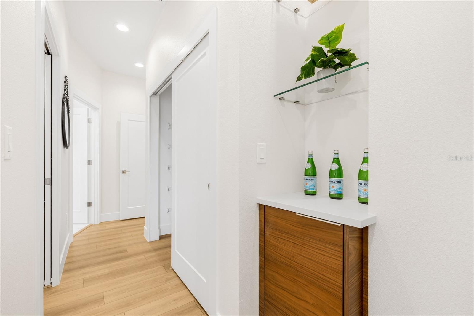 490 87TH AVENUE NORTH, ST PETERSBURG, FL, 33702