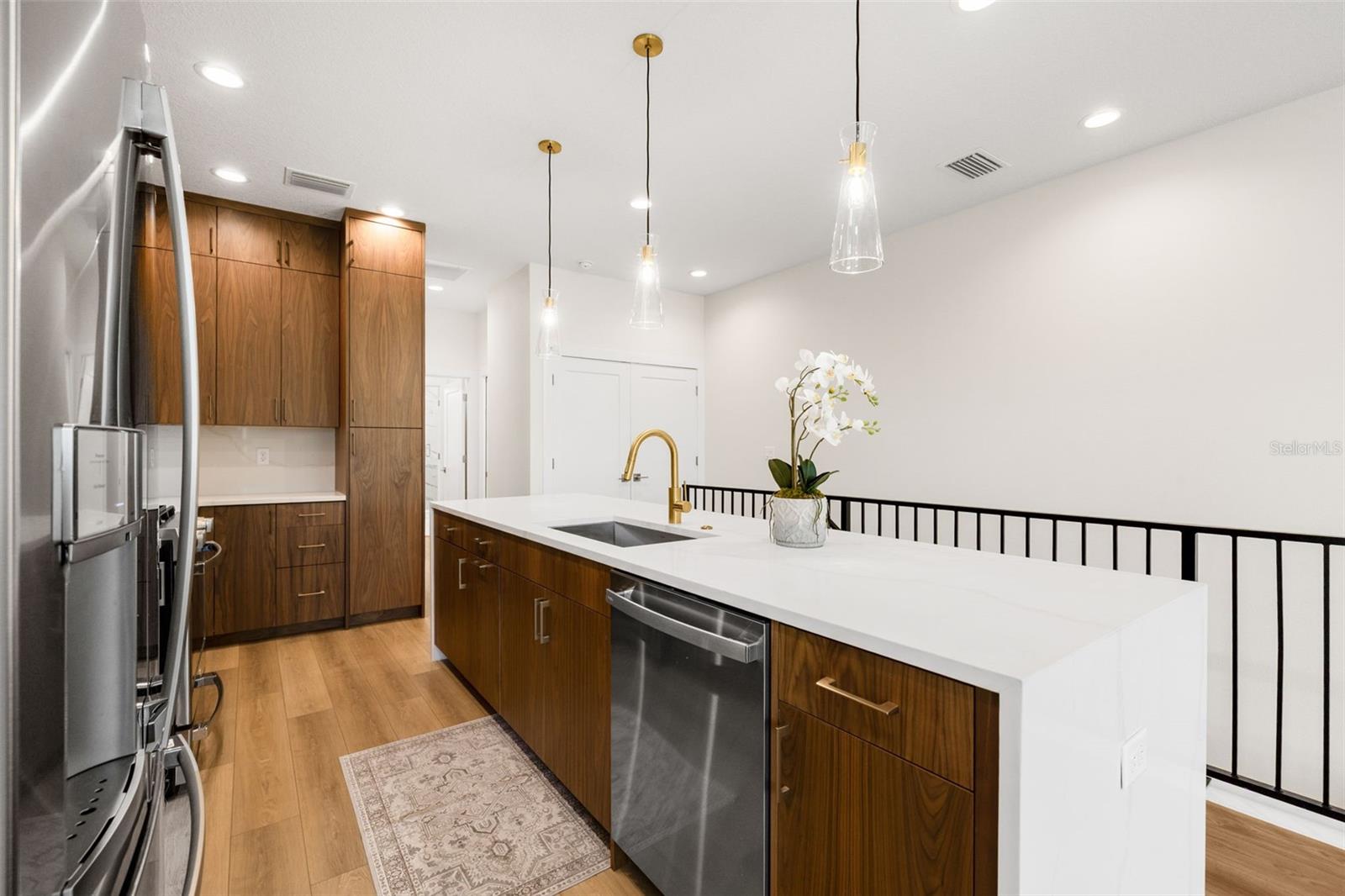 490 87TH AVENUE NORTH, ST PETERSBURG, FL, 33702