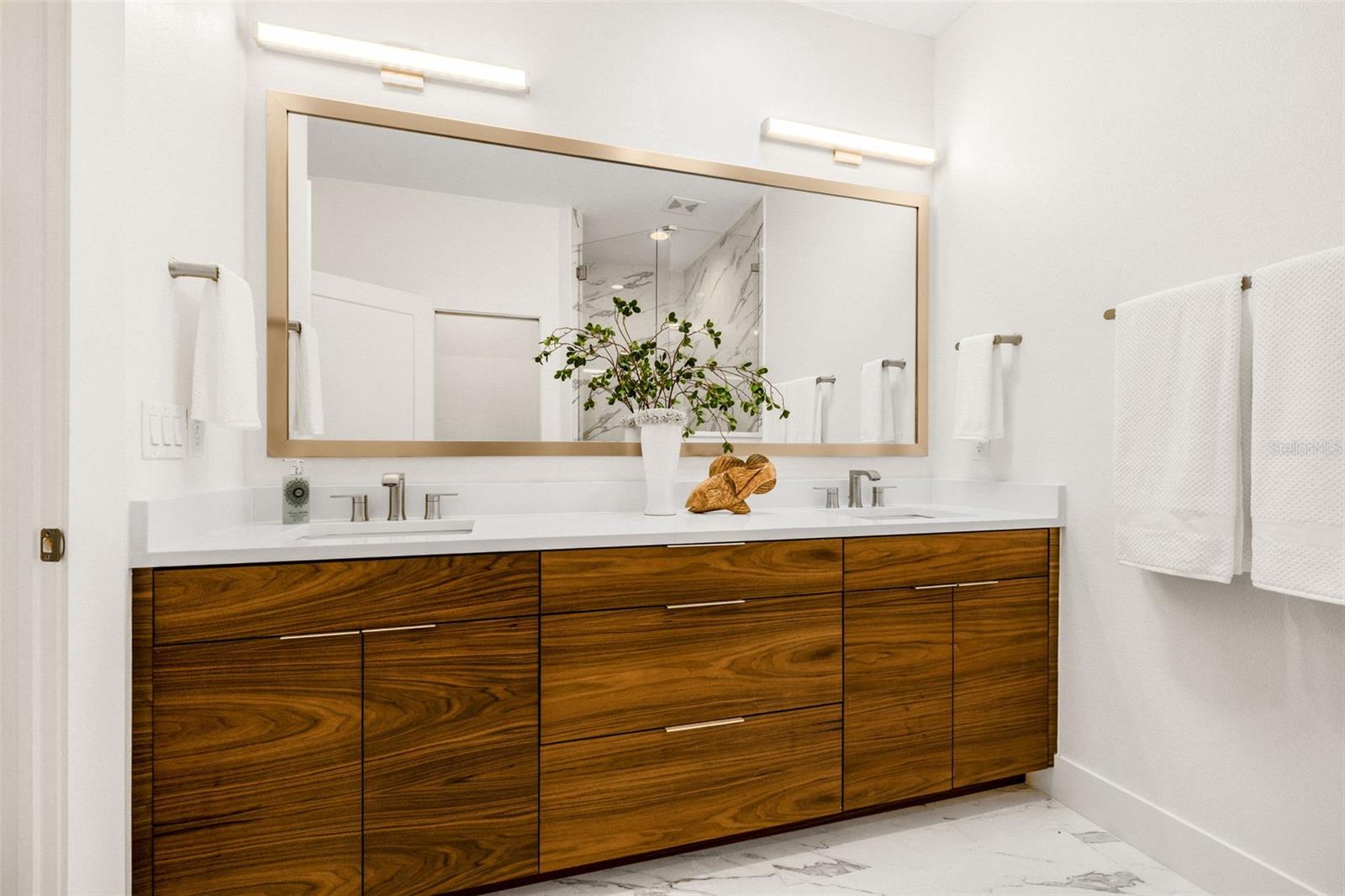 490 87TH AVENUE NORTH, ST PETERSBURG, FL, 33702