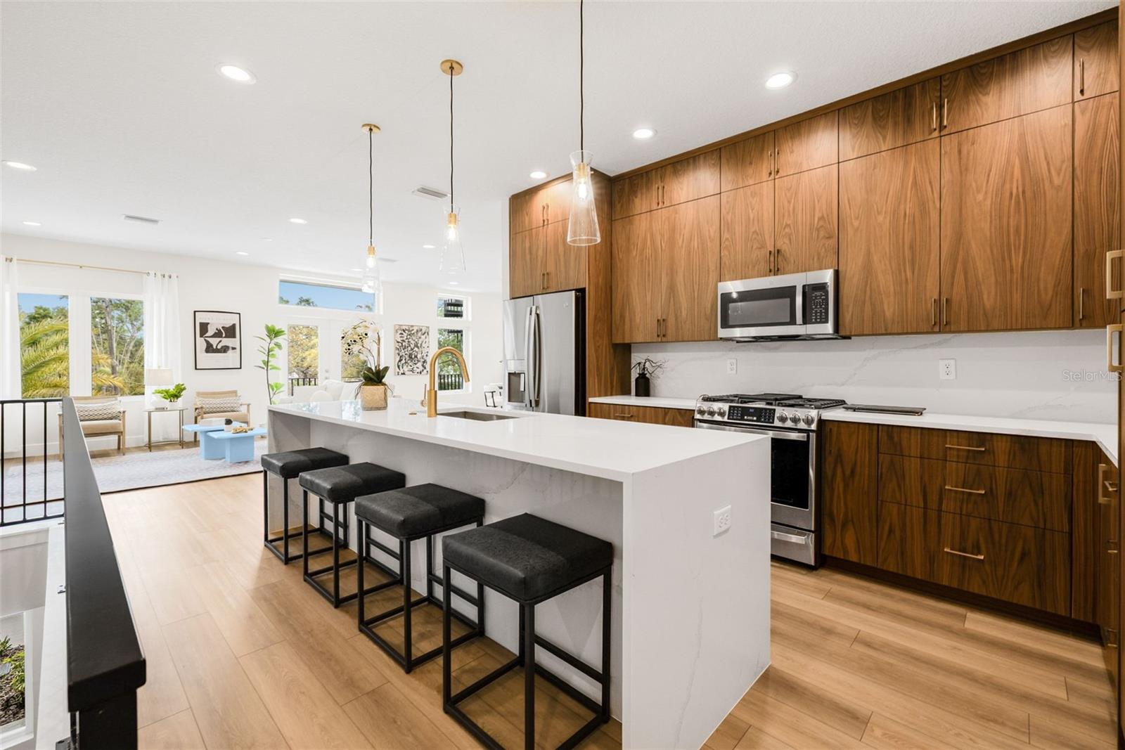 490 87TH AVENUE NORTH, ST PETERSBURG, FL, 33702