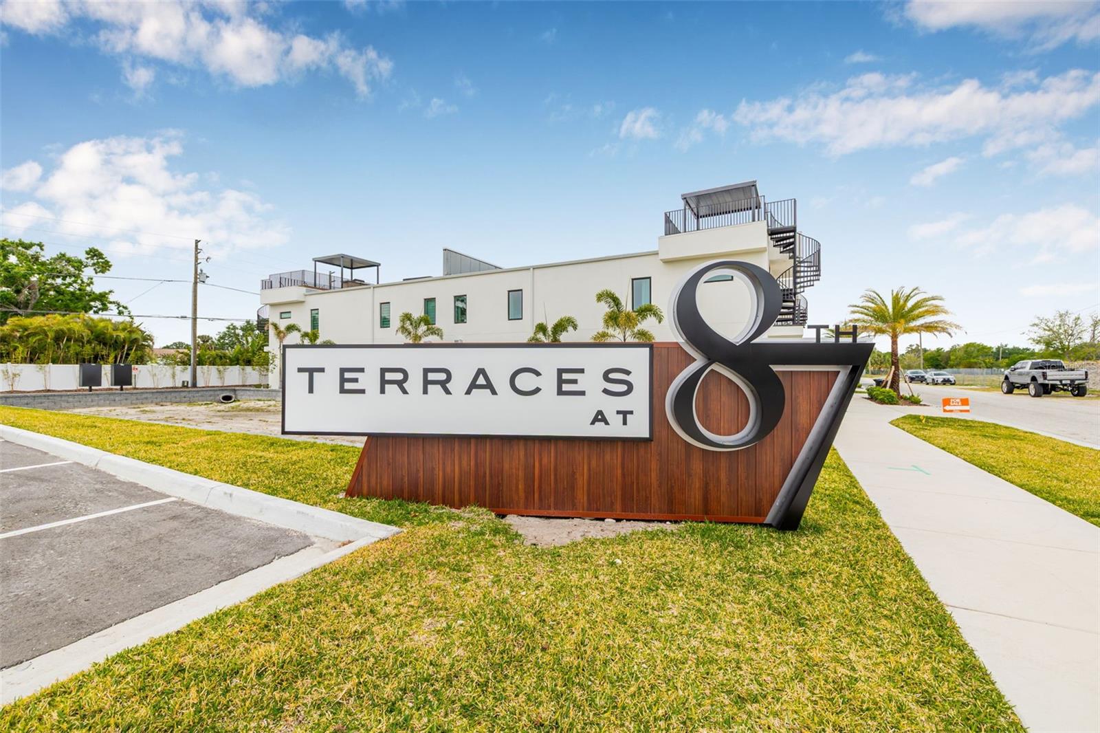 490 87TH AVENUE NORTH, ST PETERSBURG, FL, 33702