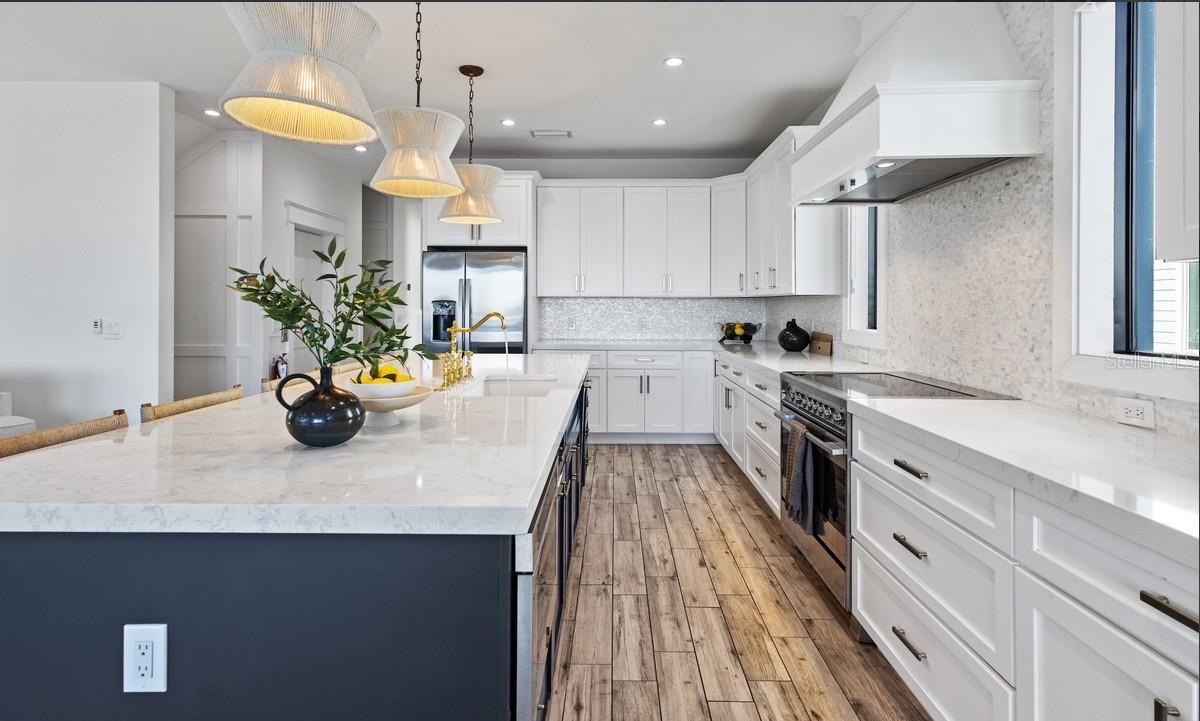 203 BAY DR N, BRADENTON BEACH, FL, 34217