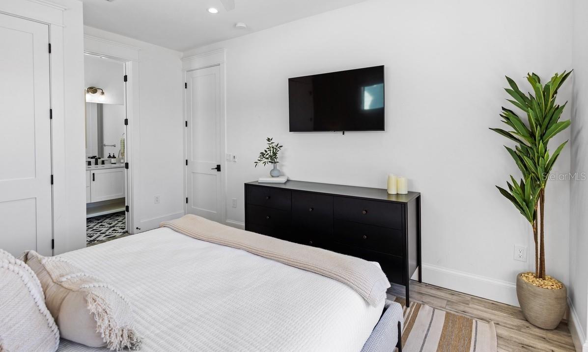 203 BAY DR N, BRADENTON BEACH, FL, 34217