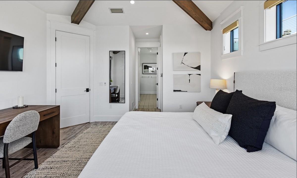 203 BAY DR N, BRADENTON BEACH, FL, 34217