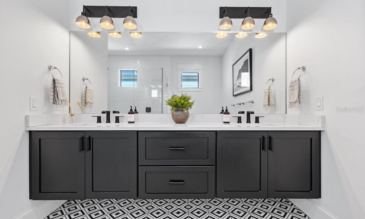 203 BAY DR N, BRADENTON BEACH, FL, 34217