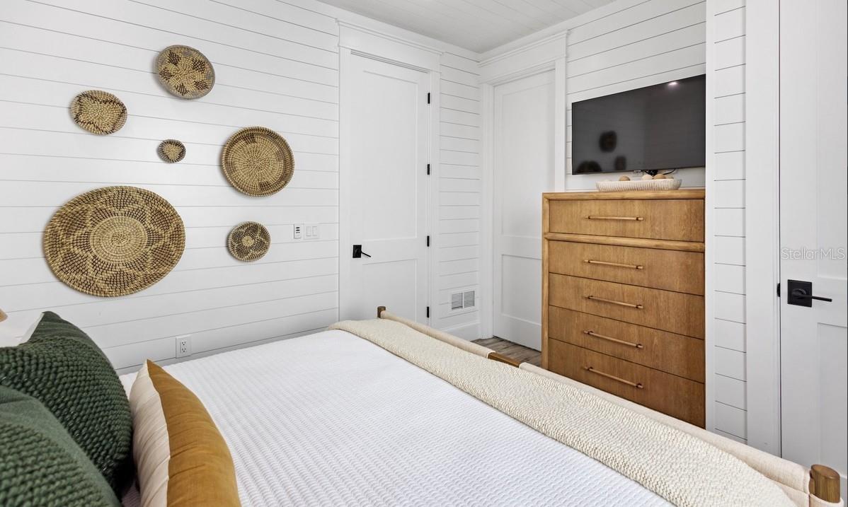 203 BAY DR N, BRADENTON BEACH, FL, 34217