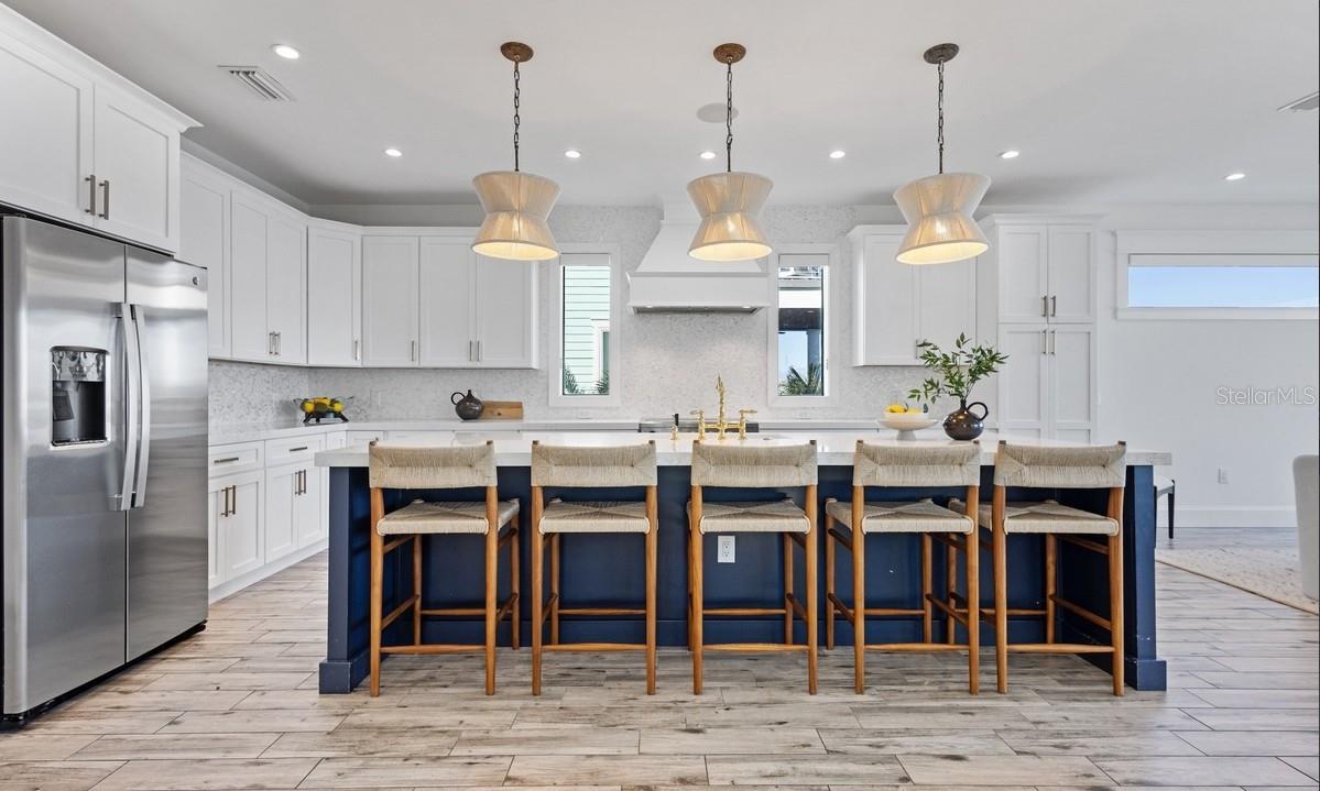 203 BAY DR N, BRADENTON BEACH, FL, 34217