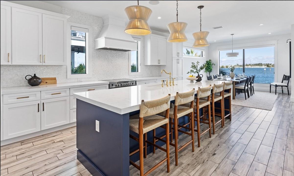 203 BAY DR N, BRADENTON BEACH, FL, 34217