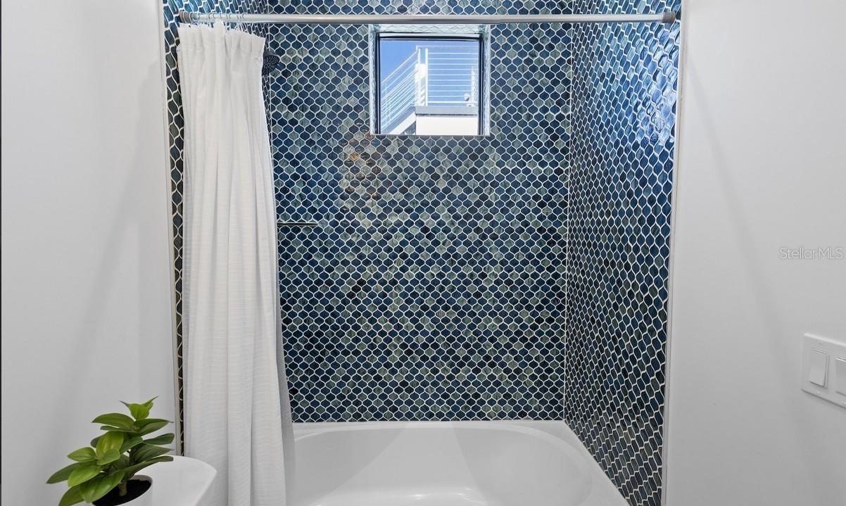 203 BAY DR N, BRADENTON BEACH, FL, 34217