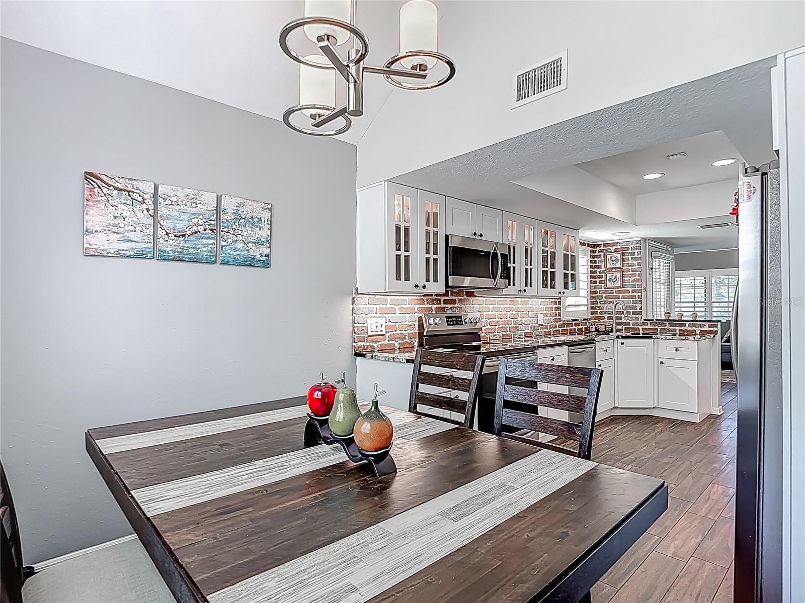 3611 PINE KNOT DR #., VALRICO, FL, 33596