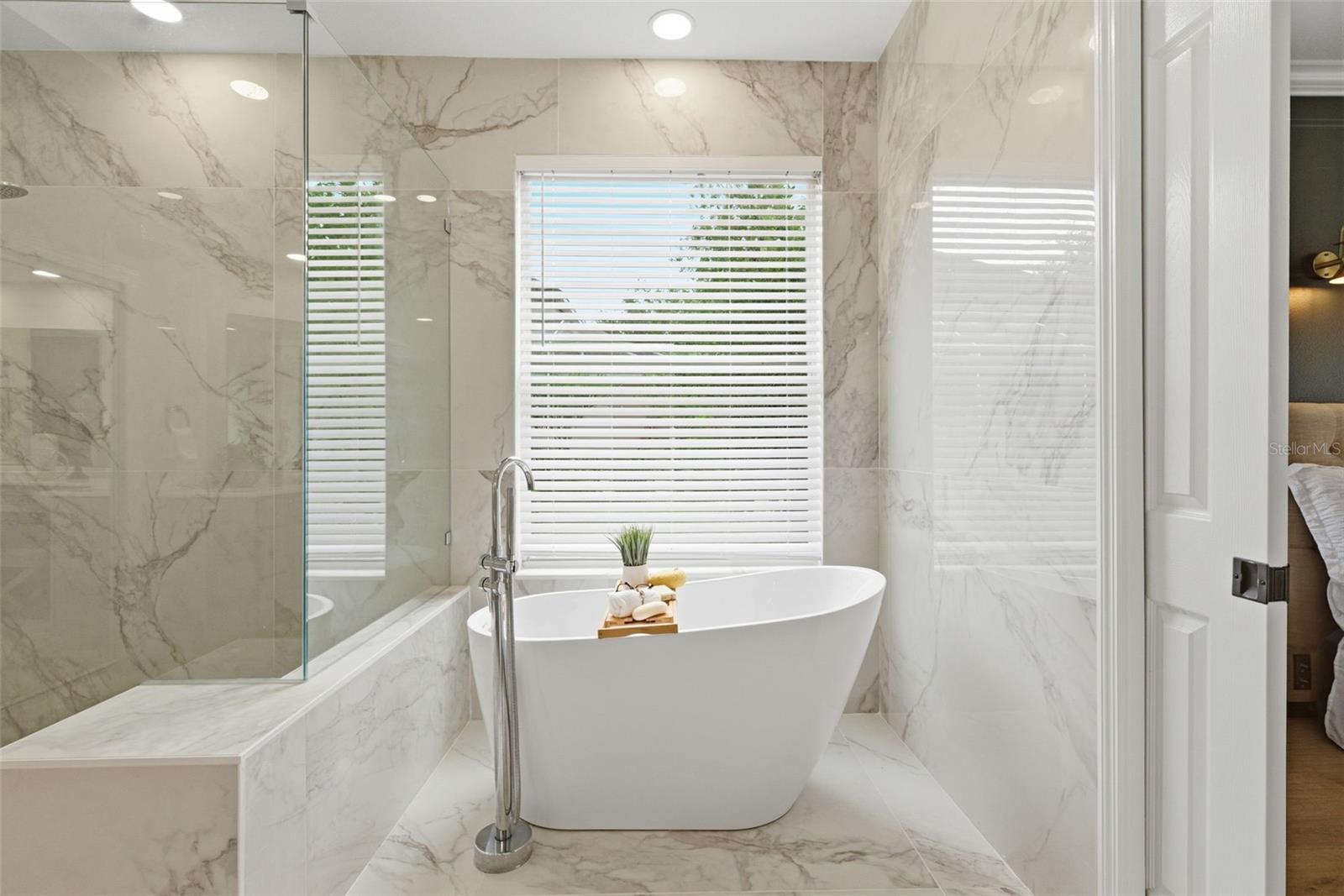 10145 DEERCLIFF DR, TAMPA, FL, 33647