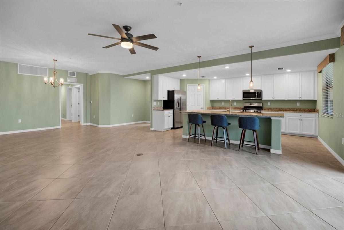 6025 WORSHAM LN #101, BRADENTON, FL, 34211