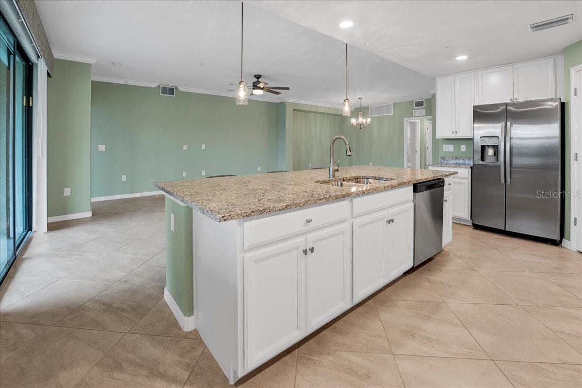 6025 WORSHAM LN #101, BRADENTON, FL, 34211