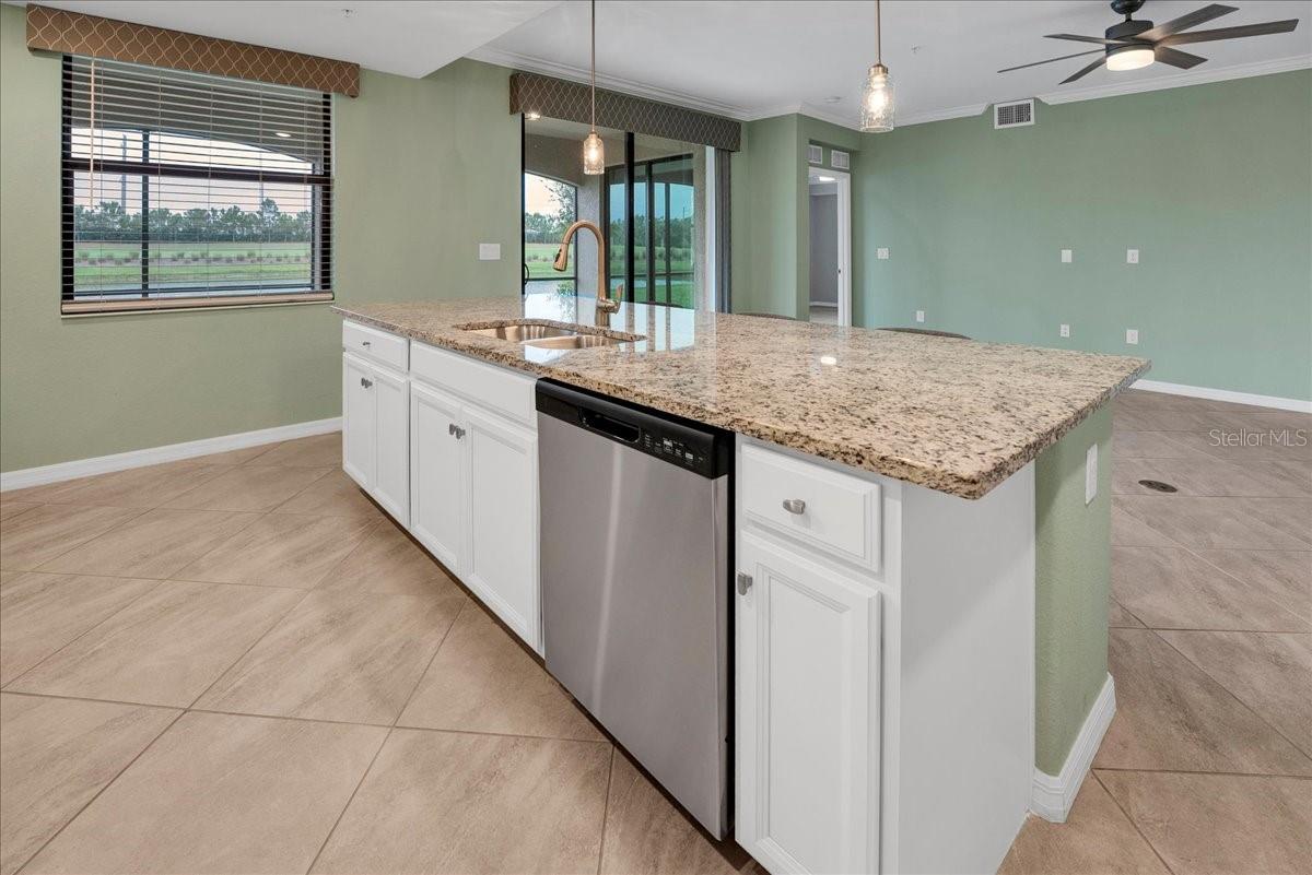 6025 WORSHAM LN #101, BRADENTON, FL, 34211