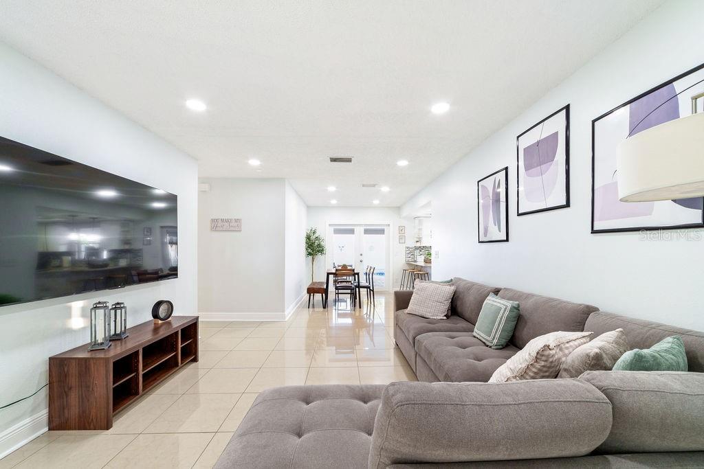 9020 DIXIANA VILLA CIR, TAMPA, FL, 33635