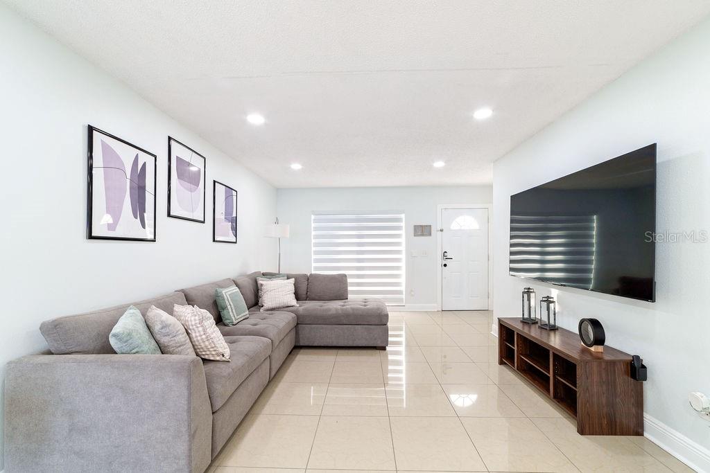 9020 DIXIANA VILLA CIR, TAMPA, FL, 33635