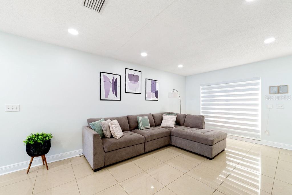 9020 DIXIANA VILLA CIR, TAMPA, FL, 33635