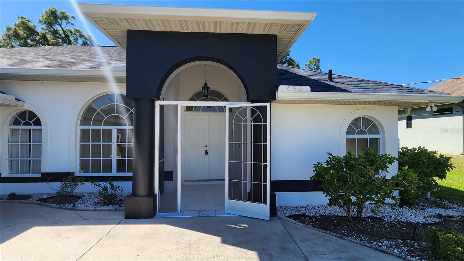 692 ROTONDA CIR, ROTONDA WEST, FL, 33947