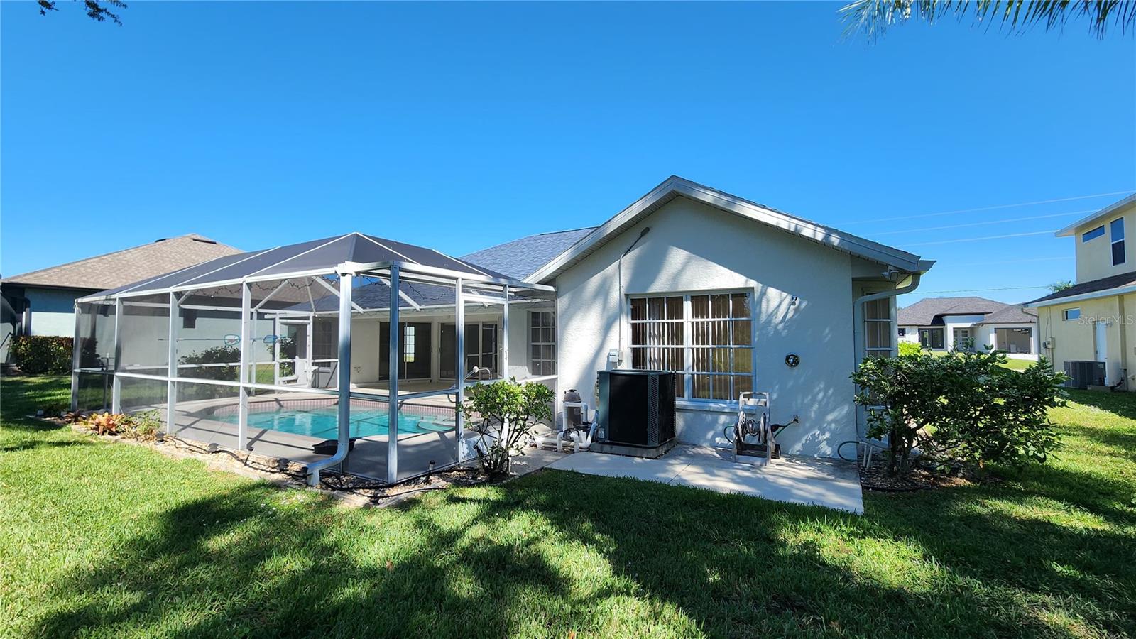 692 ROTONDA CIR, ROTONDA WEST, FL, 33947