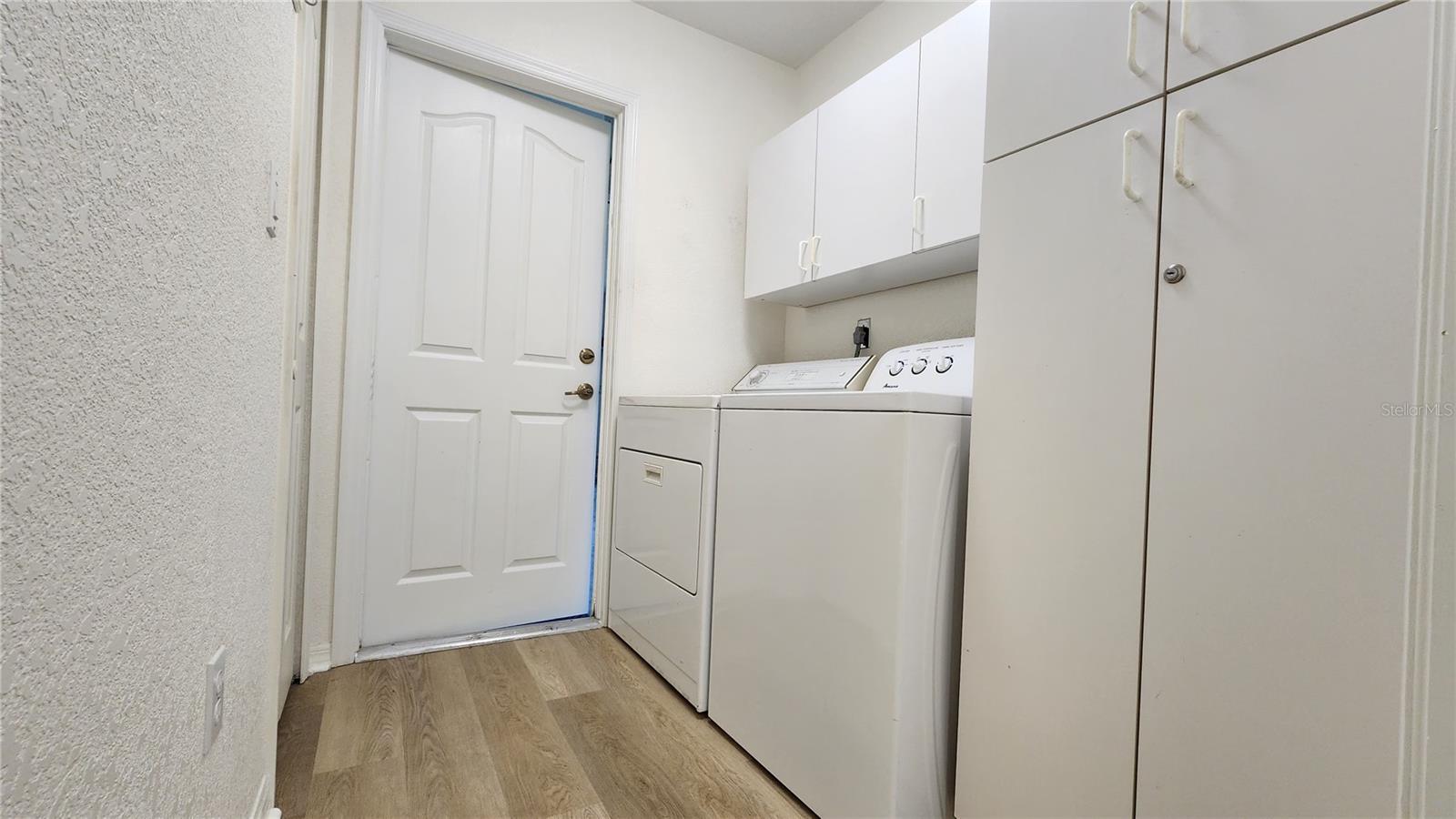 692 ROTONDA CIR, ROTONDA WEST, FL, 33947