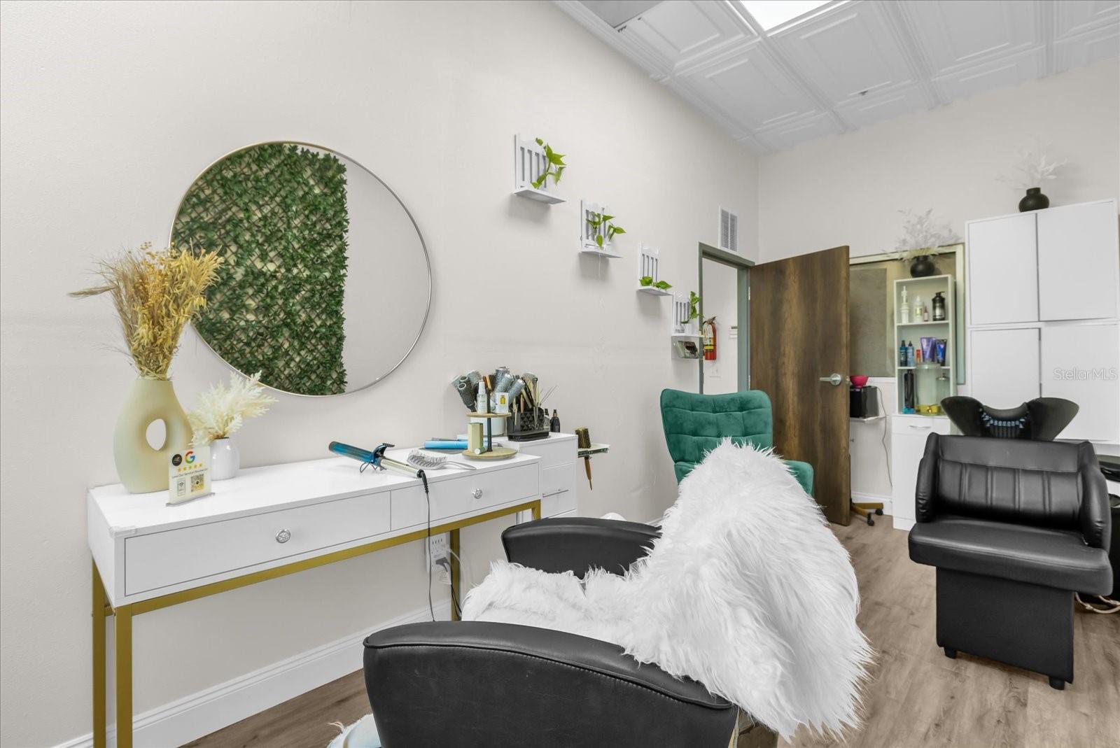 6881 KINGSPOINTE PKWY #16, ORLANDO, FL, 32819