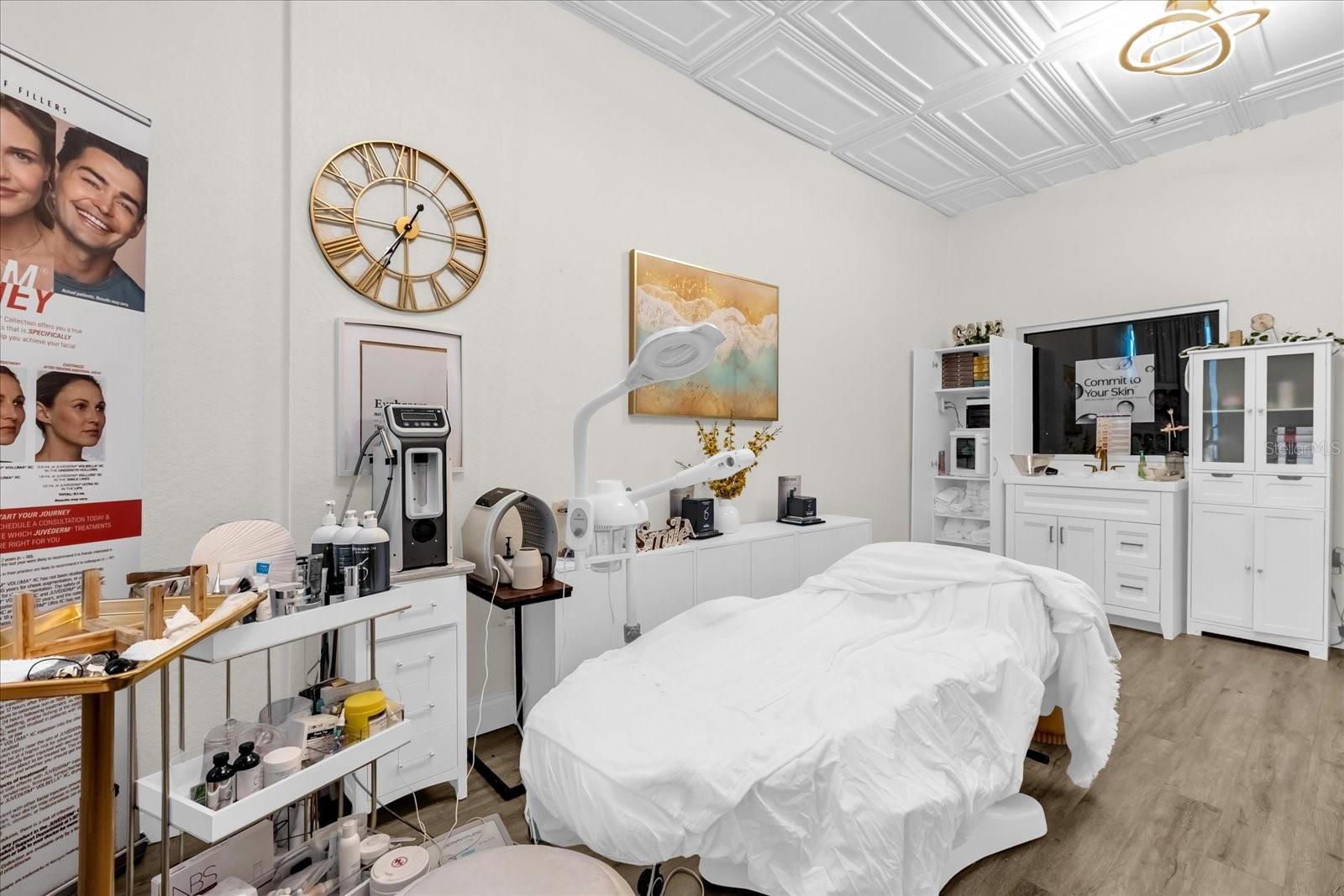 6881 KINGSPOINTE PKWY #16, ORLANDO, FL, 32819