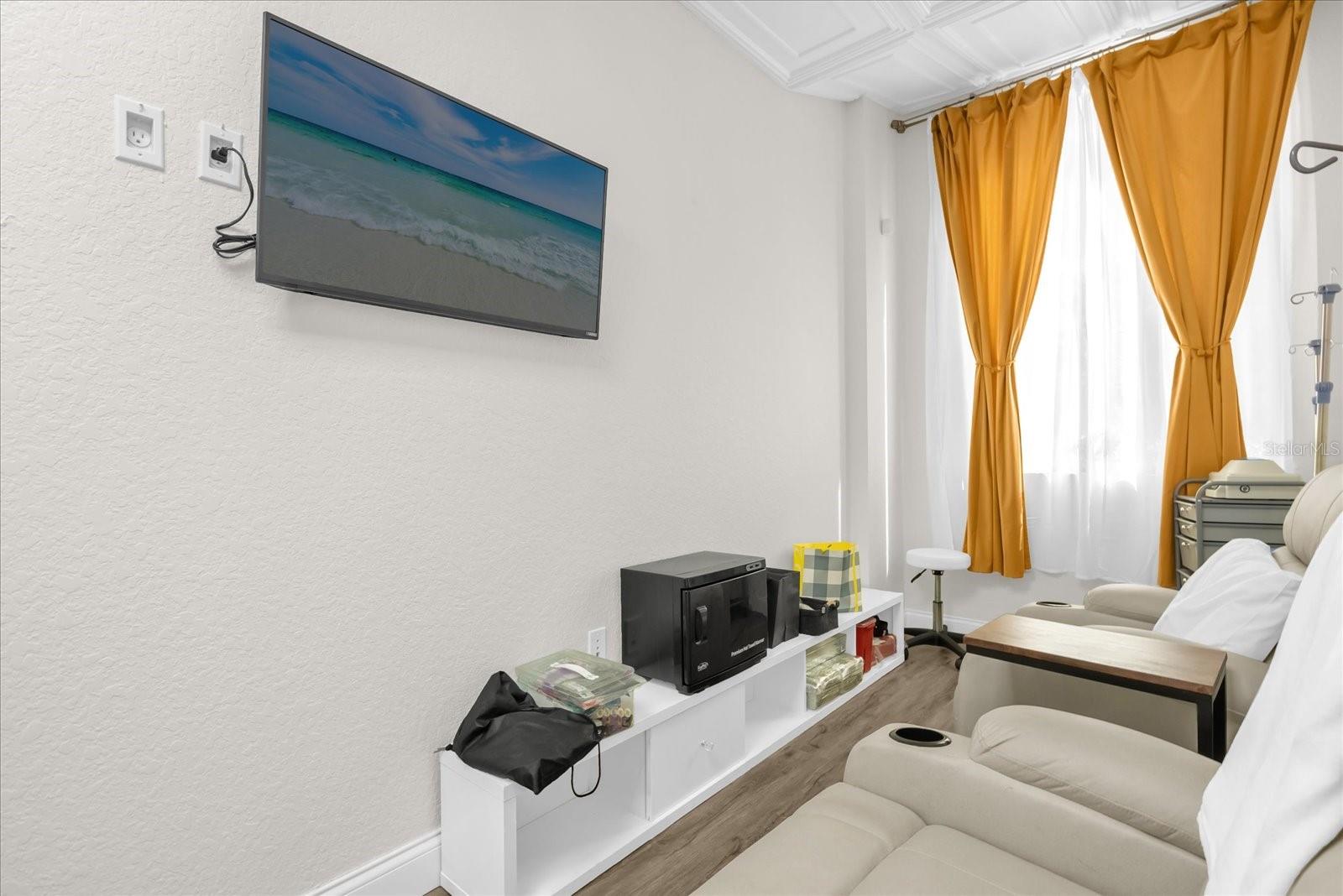 6881 KINGSPOINTE PKWY #16, ORLANDO, FL, 32819