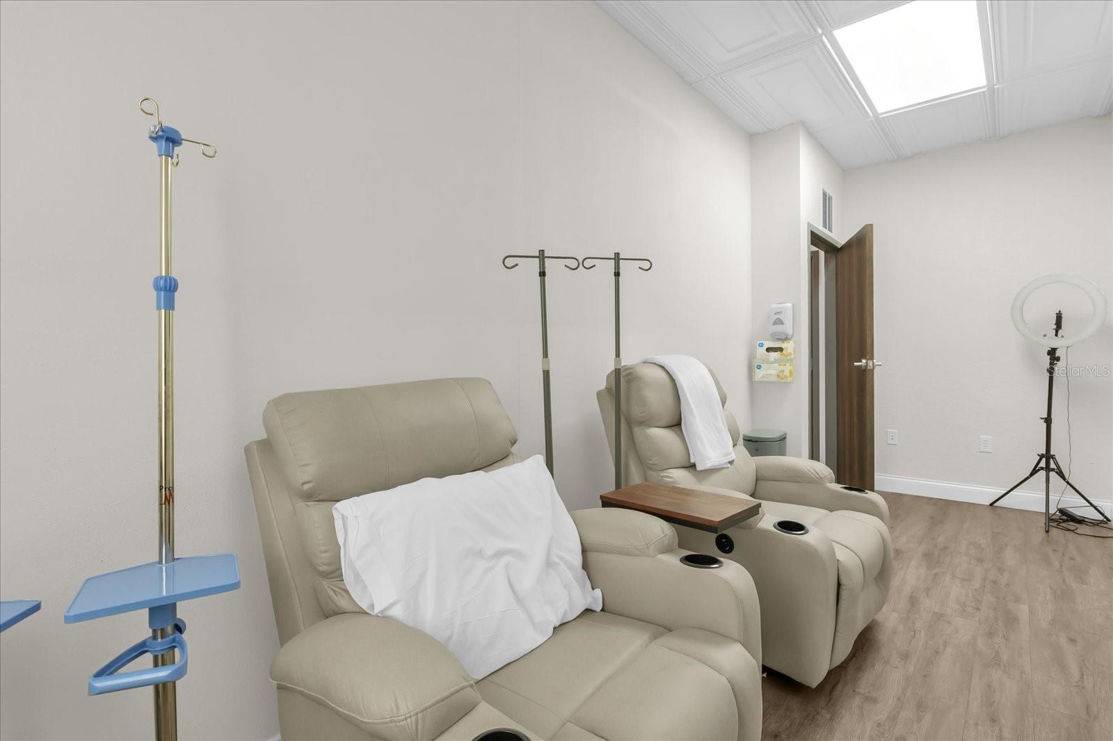 6881 KINGSPOINTE PKWY #16, ORLANDO, FL, 32819