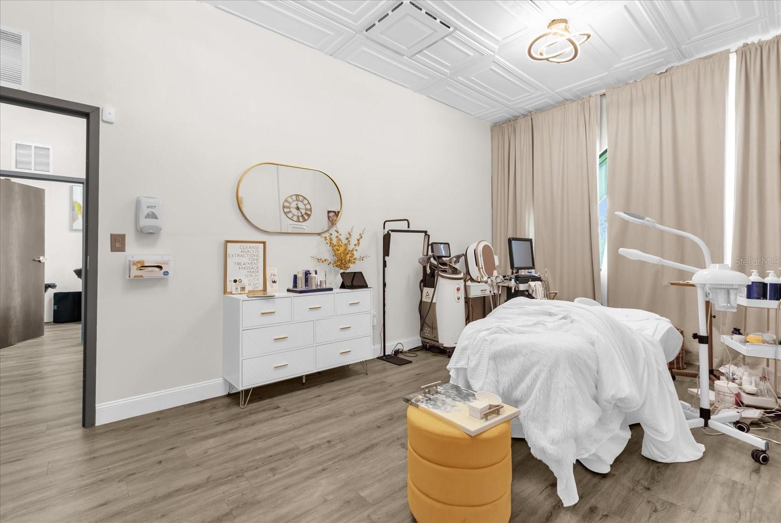 6881 KINGSPOINTE PKWY #16, ORLANDO, FL, 32819