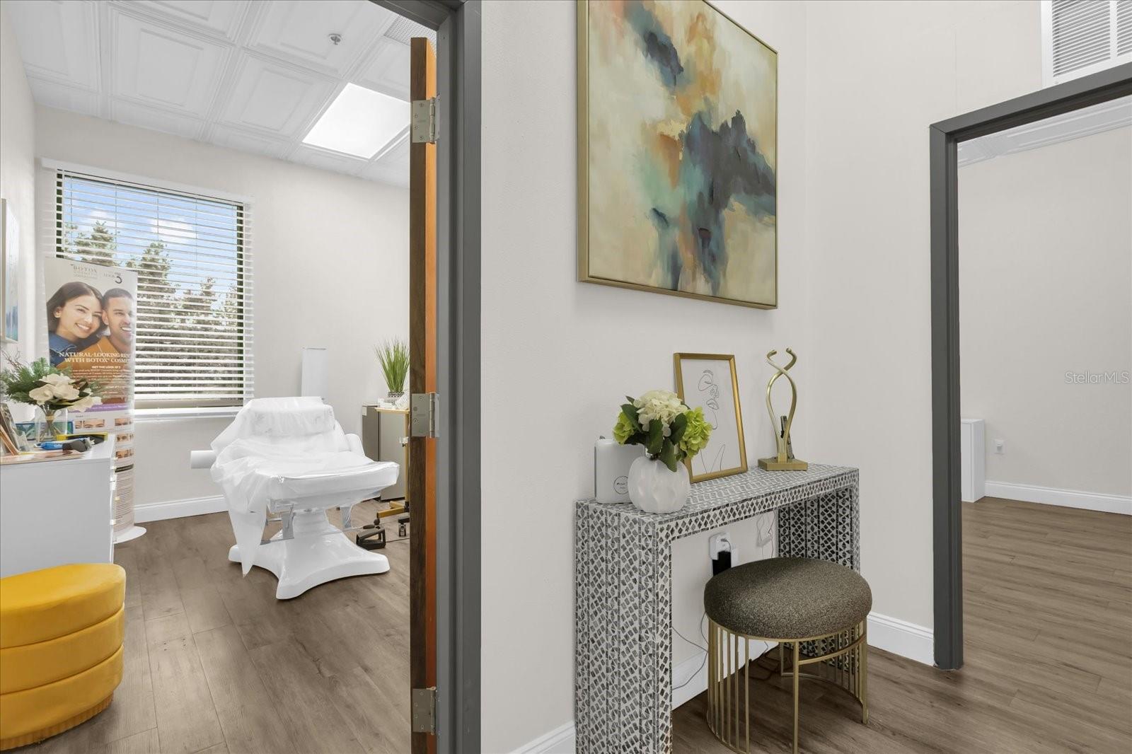 6881 KINGSPOINTE PKWY #16, ORLANDO, FL, 32819