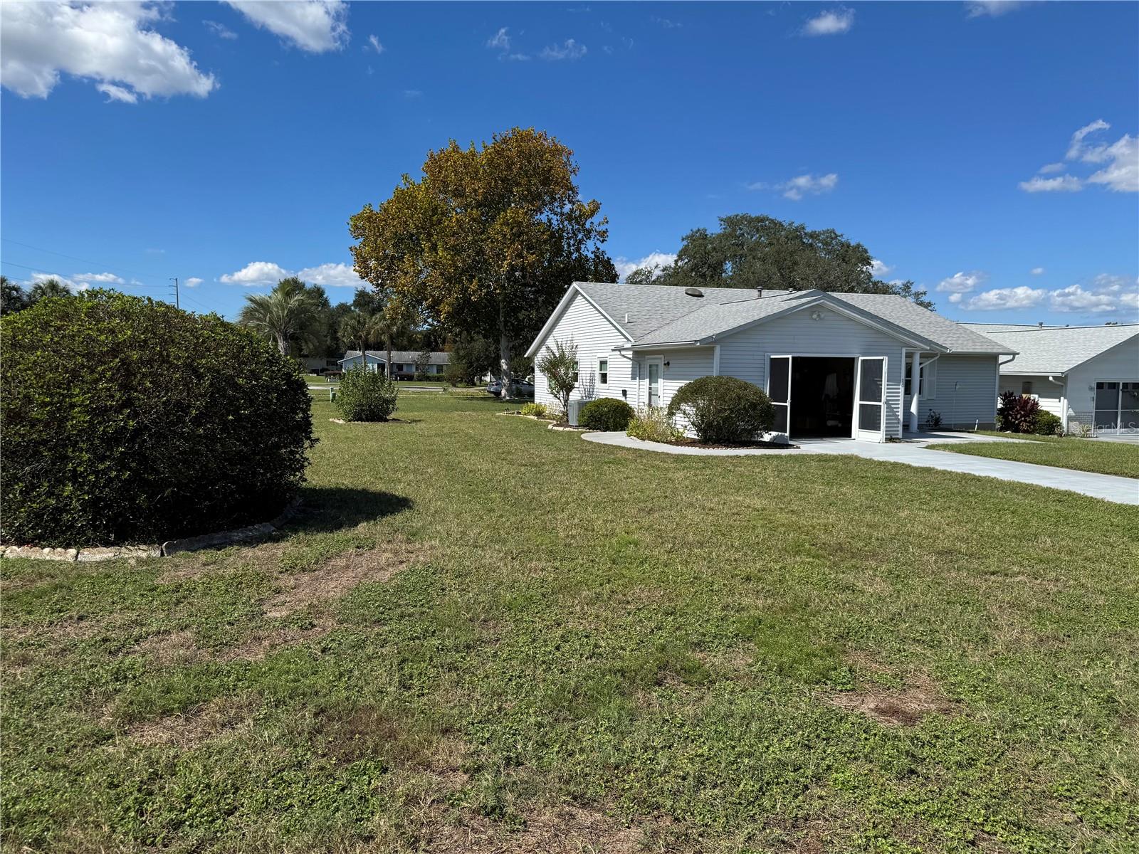 10 BRIGADOON CIR, LEESBURG, FL, 34788