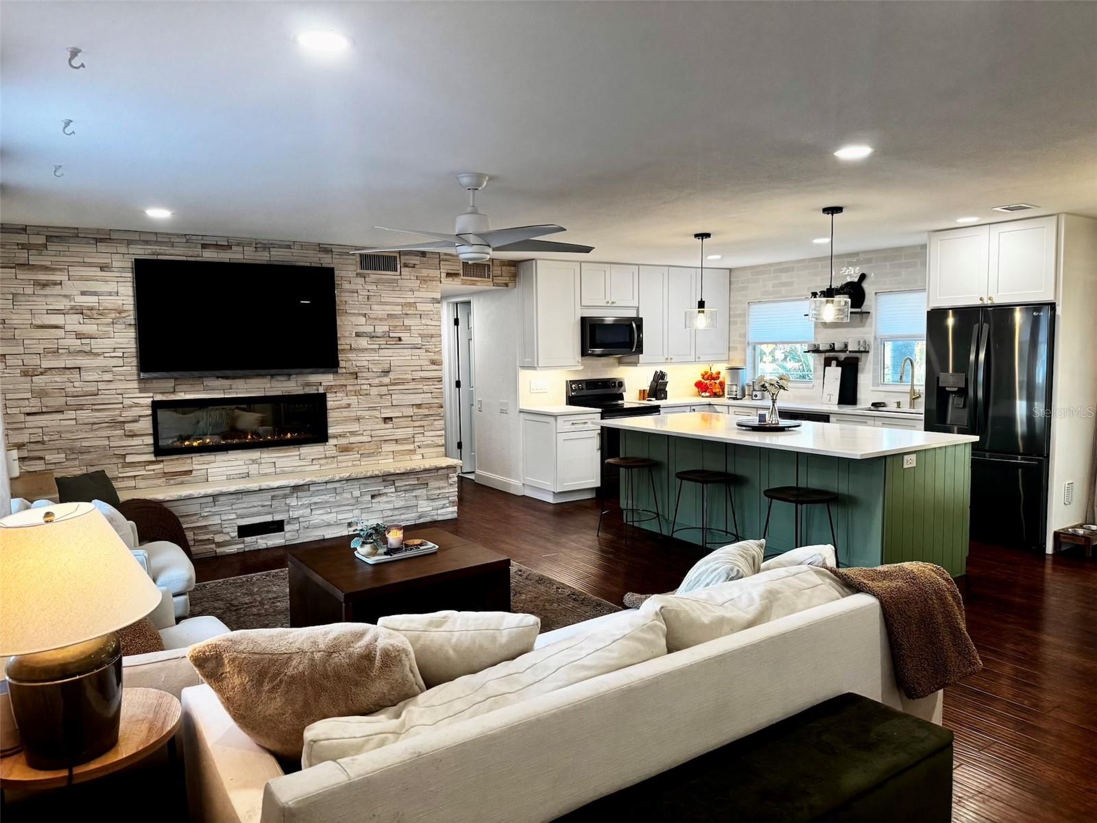 11600 75TH AVE, SEMINOLE, FL, 33772