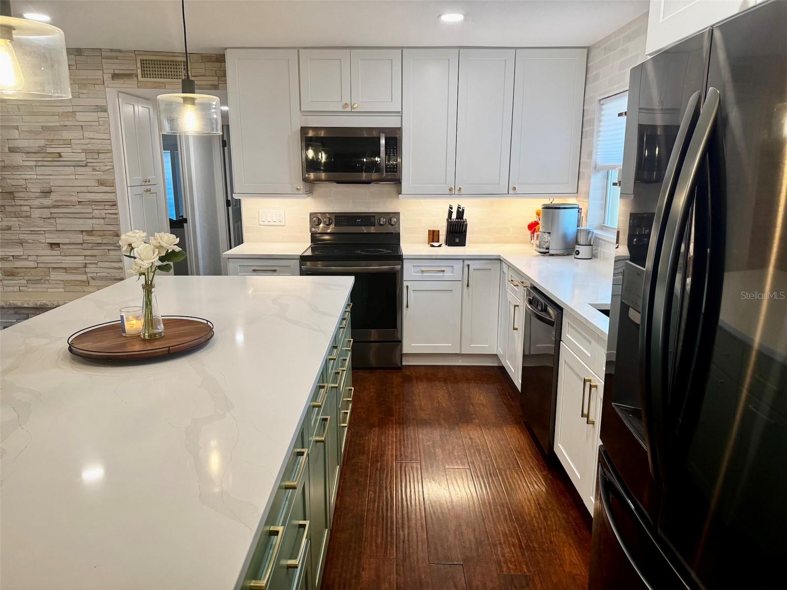 11600 75TH AVE, SEMINOLE, FL, 33772