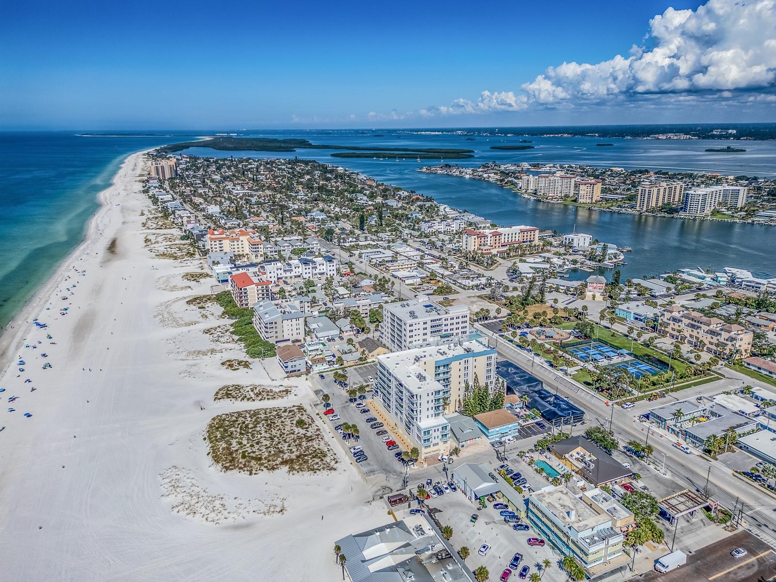 15 AVALON ST #402, CLEARWATER BEACH, FL, 33767