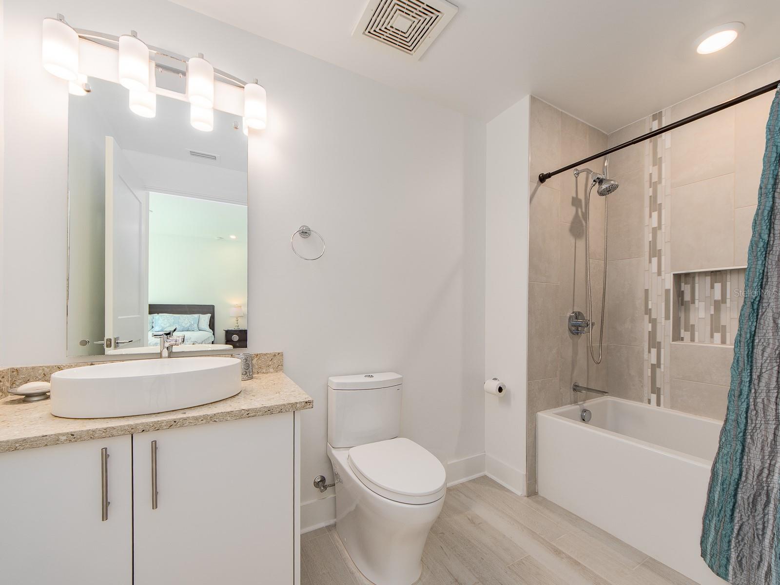 15 AVALON ST #402, CLEARWATER BEACH, FL, 33767