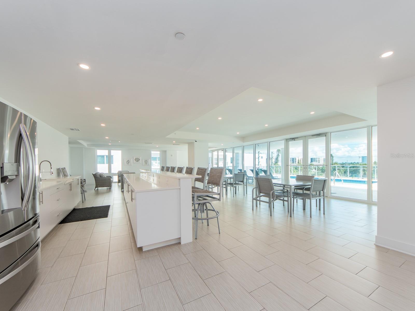 15 AVALON ST #402, CLEARWATER BEACH, FL, 33767