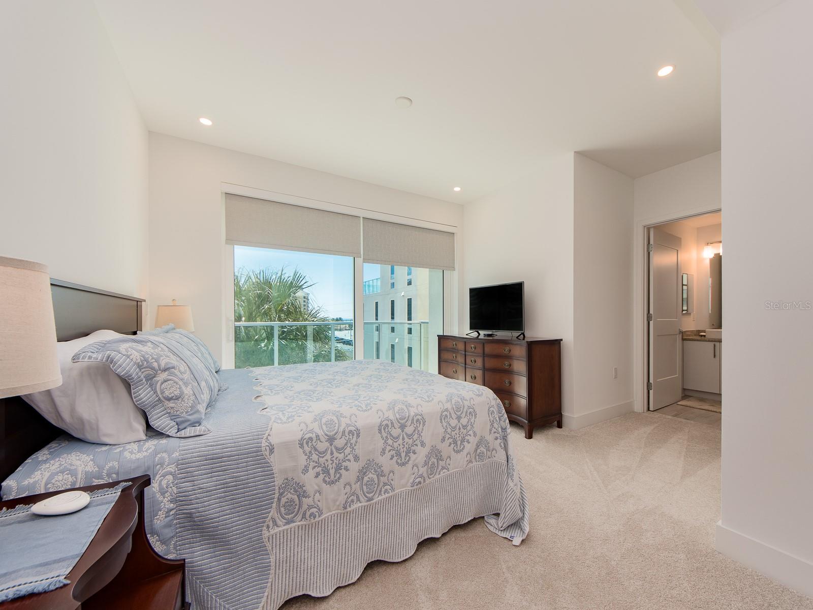 15 AVALON ST #402, CLEARWATER BEACH, FL, 33767