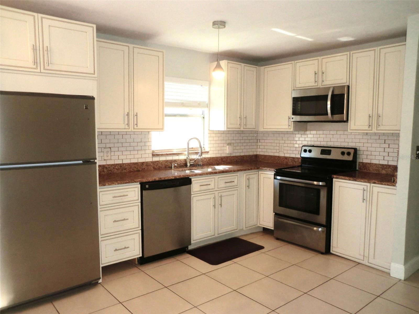 102 CAMBRIDGE TRL #229, SUN CITY CENTER, FL, 33573