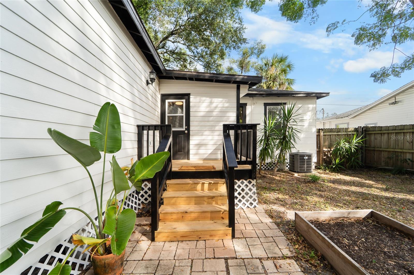 214 W VIOLET ST, TAMPA, FL, 33603